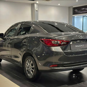 Làm sao để biết showroom Mazda Quảng Ninh đang có sẵn xe và màu bạn cần?